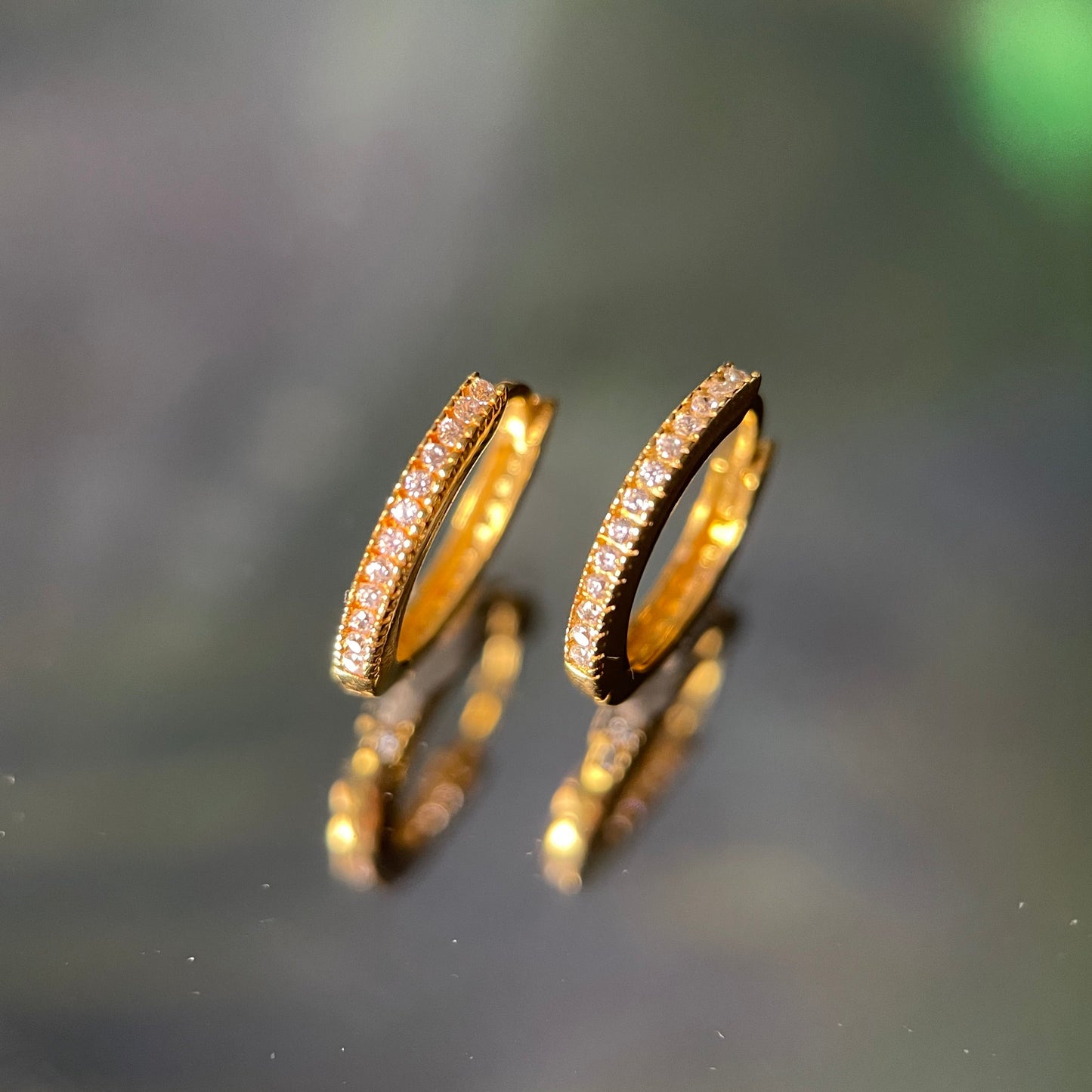 MANA - Boucles d'Oreilles Pavées en Argent Massif 925