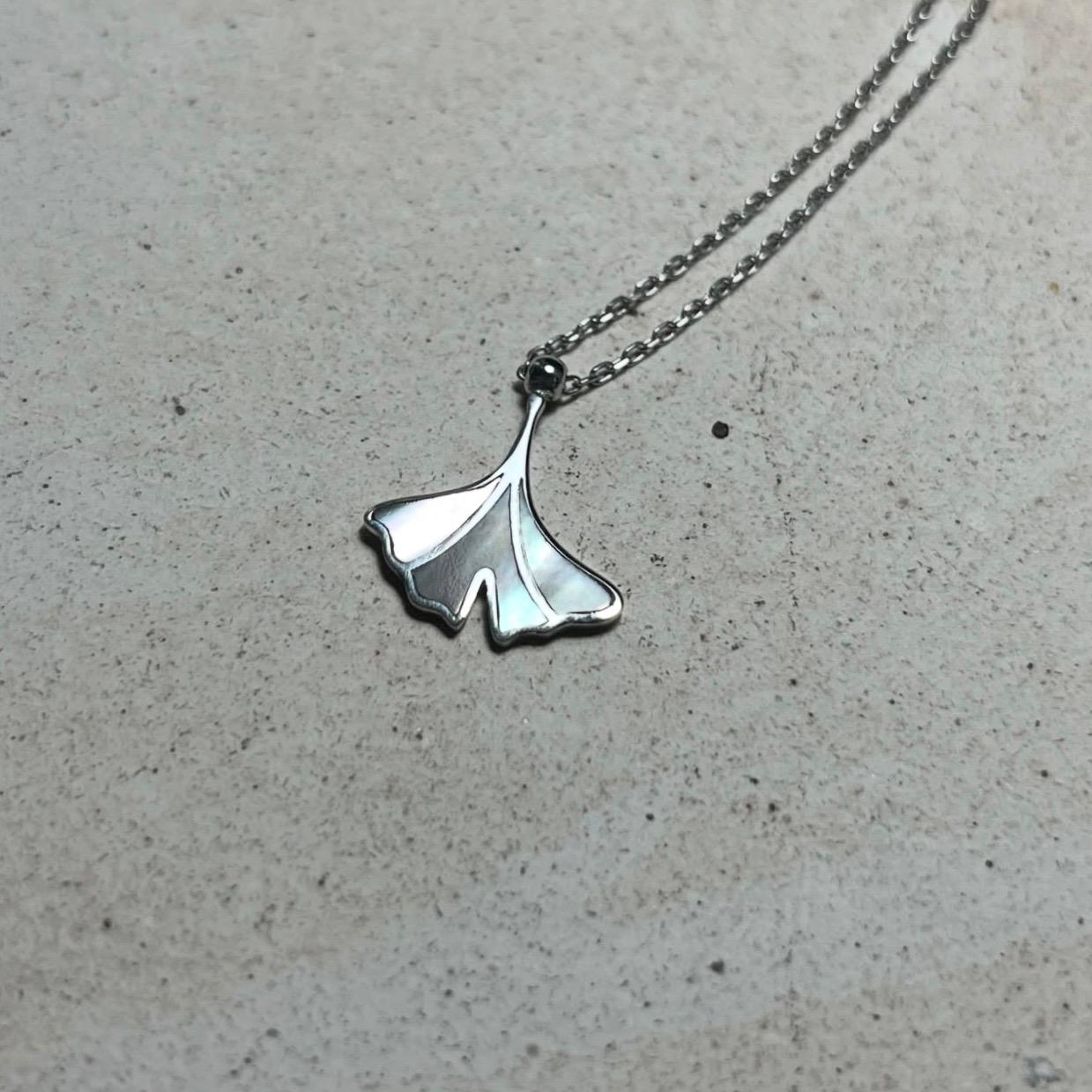 GINKO - Collier Pendentif Nacre en Argent Massif 925