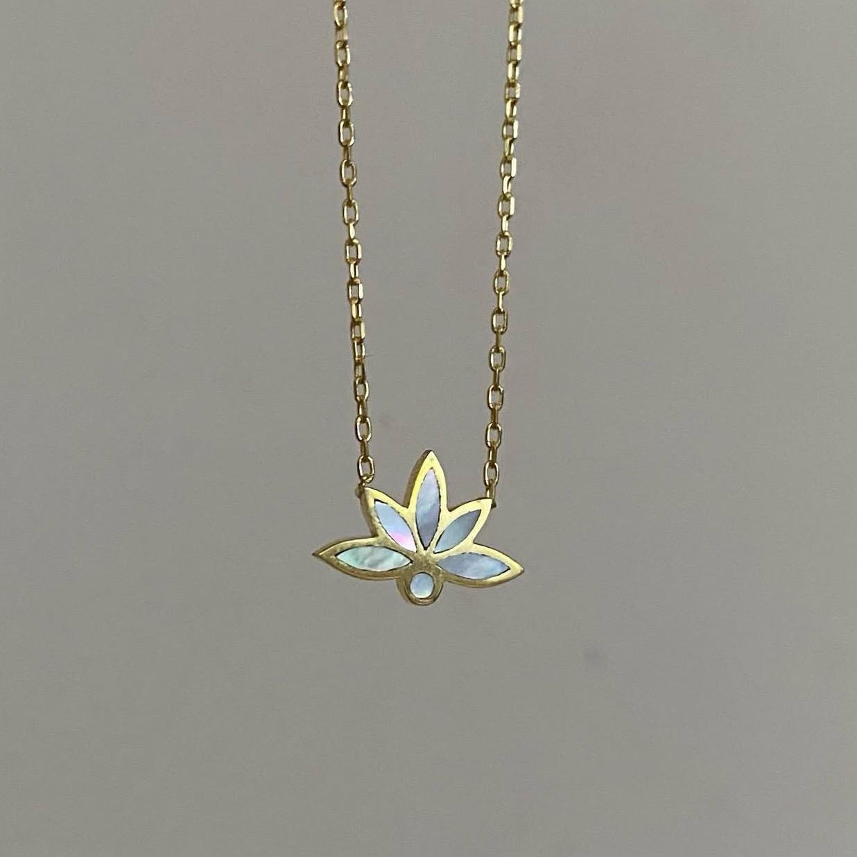 LOTUS - Collier Pendentif Nacre en Argent Massif 925
