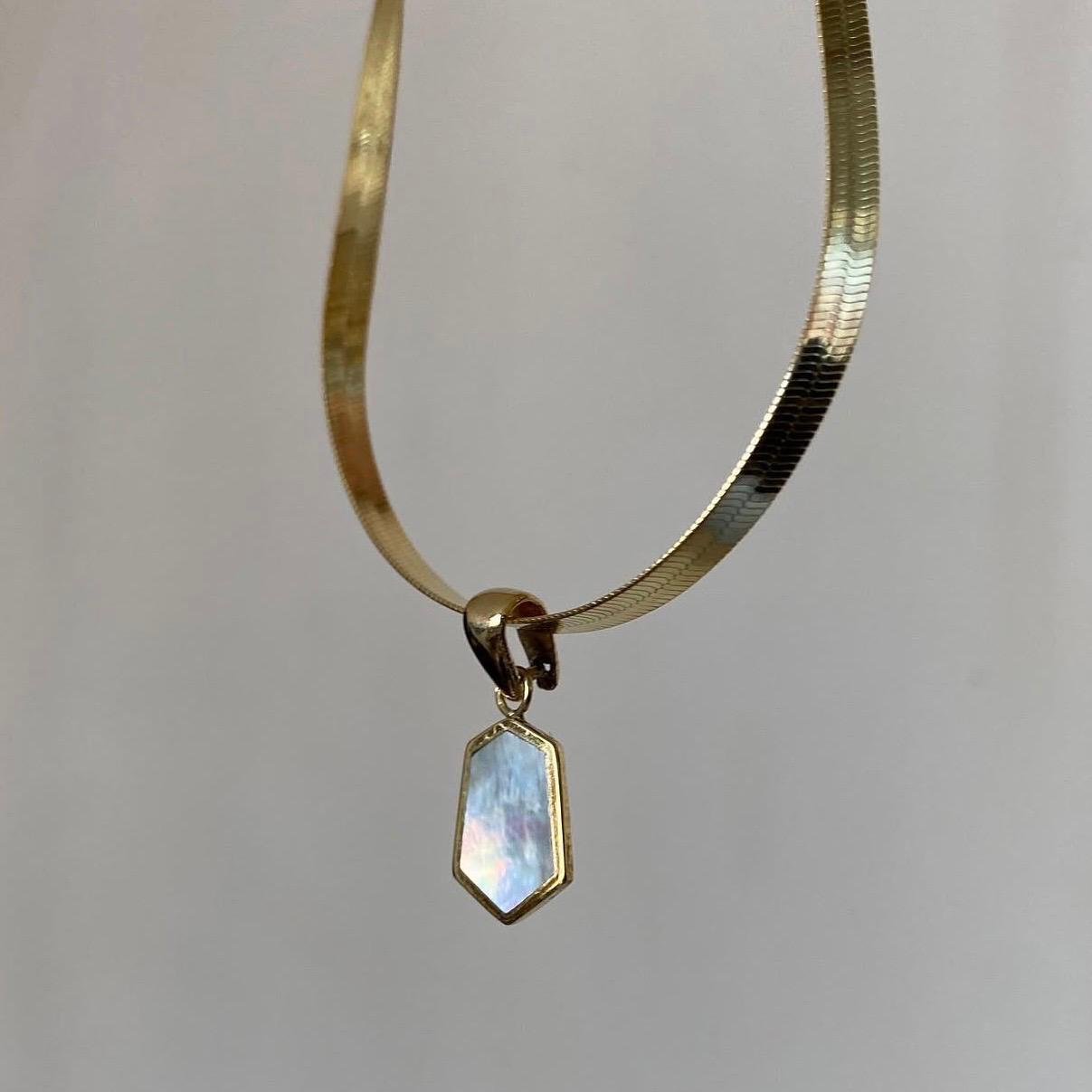 NAÏA - Collier Pendentif Nacre en Argent Massif 925